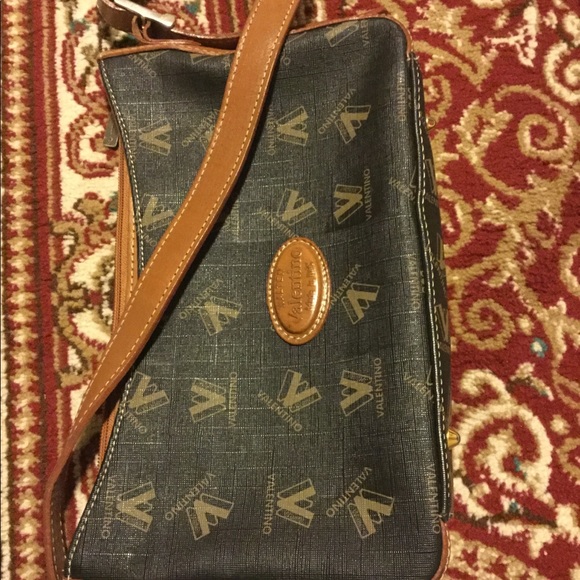 Original Handbag: Valentino - Picture 3 of 3